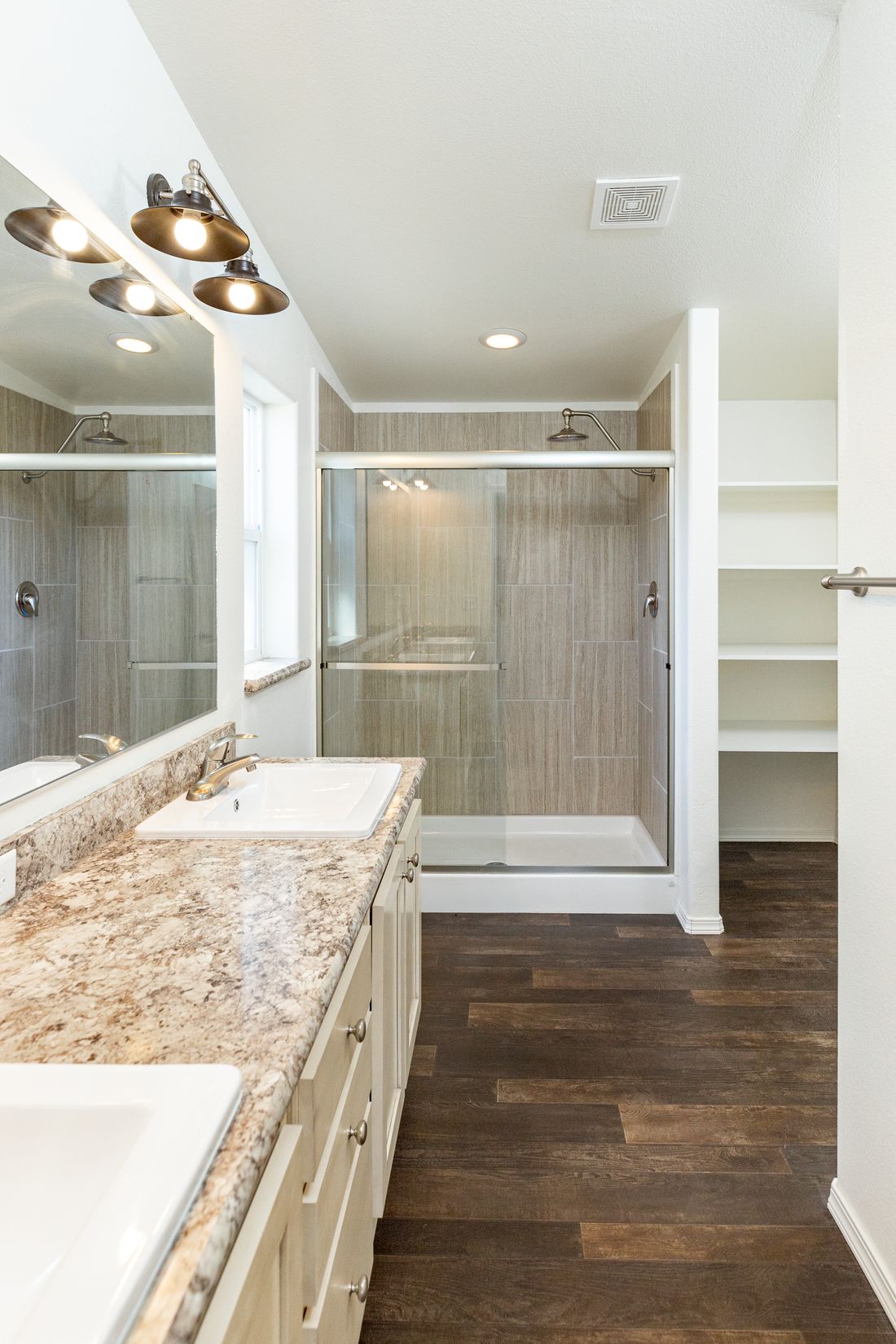 The 2017 COLUMBIA RIVER Master Bathroom. This Manufactured Mobile Home features 3 bedrooms and 2 baths.