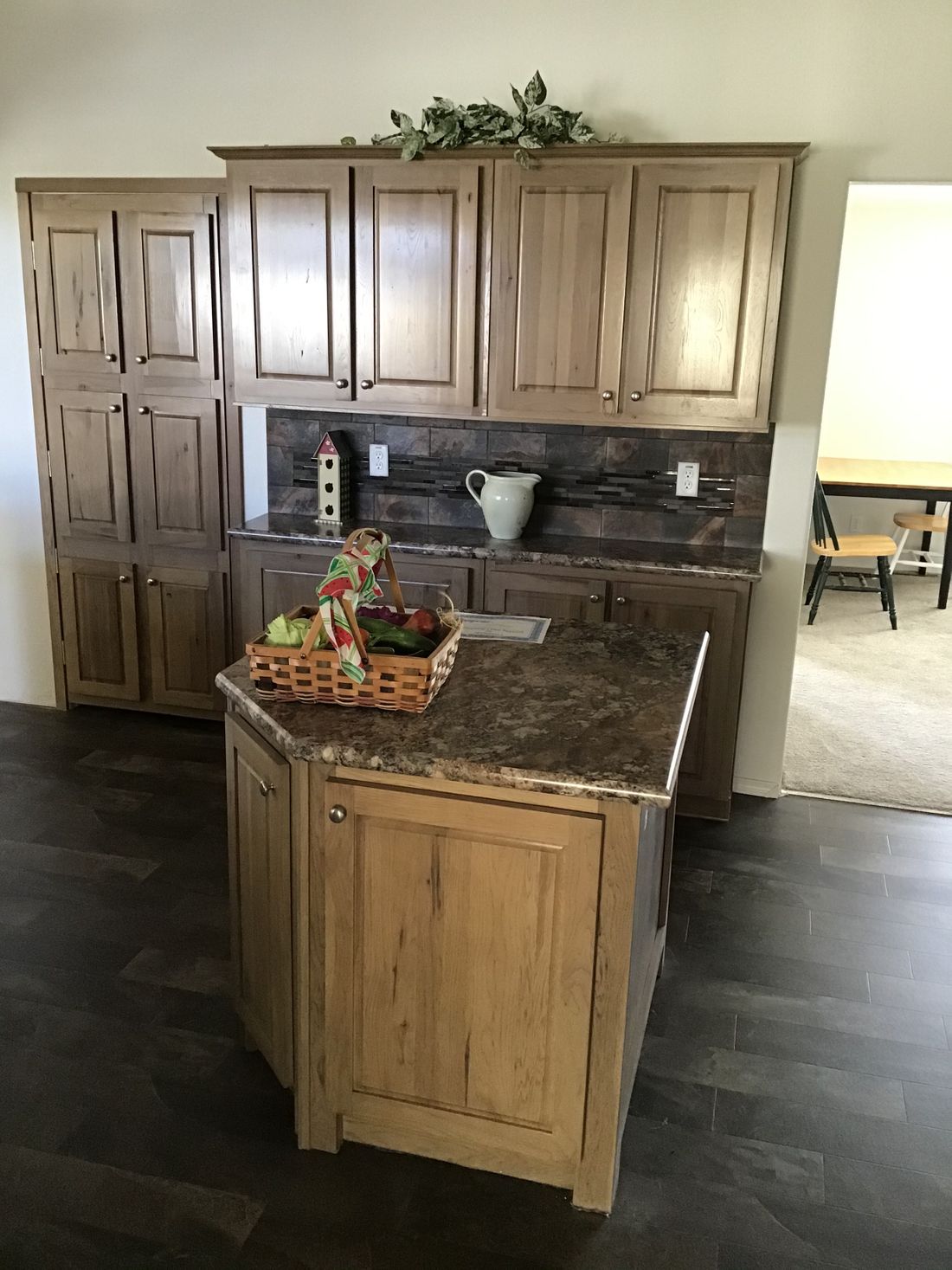 The 9593S         WASHINGTON Kitchen. This Manufactured Mobile Home features 3 bedrooms and 3 baths.