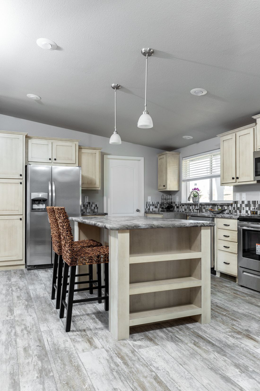 The 2860 MARLETTE SPECIAL Kitchen. This Manufactured Mobile Home features 3 bedrooms and 2 baths.